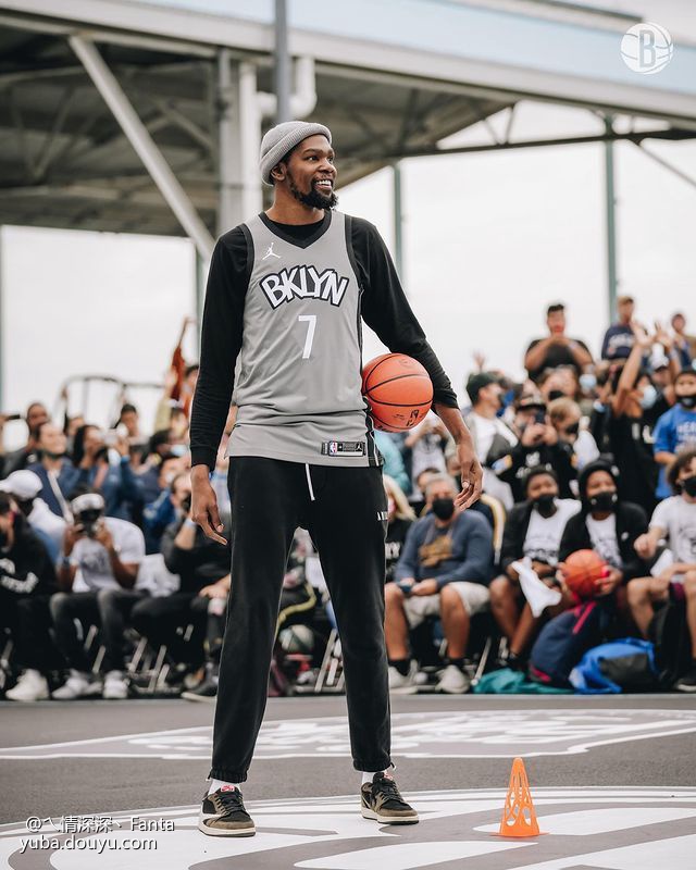 开云-关于里尔训练开放日，关键时刻远射贴柱引欢呼，NBA常规赛在即，纪律约束更严格的信息