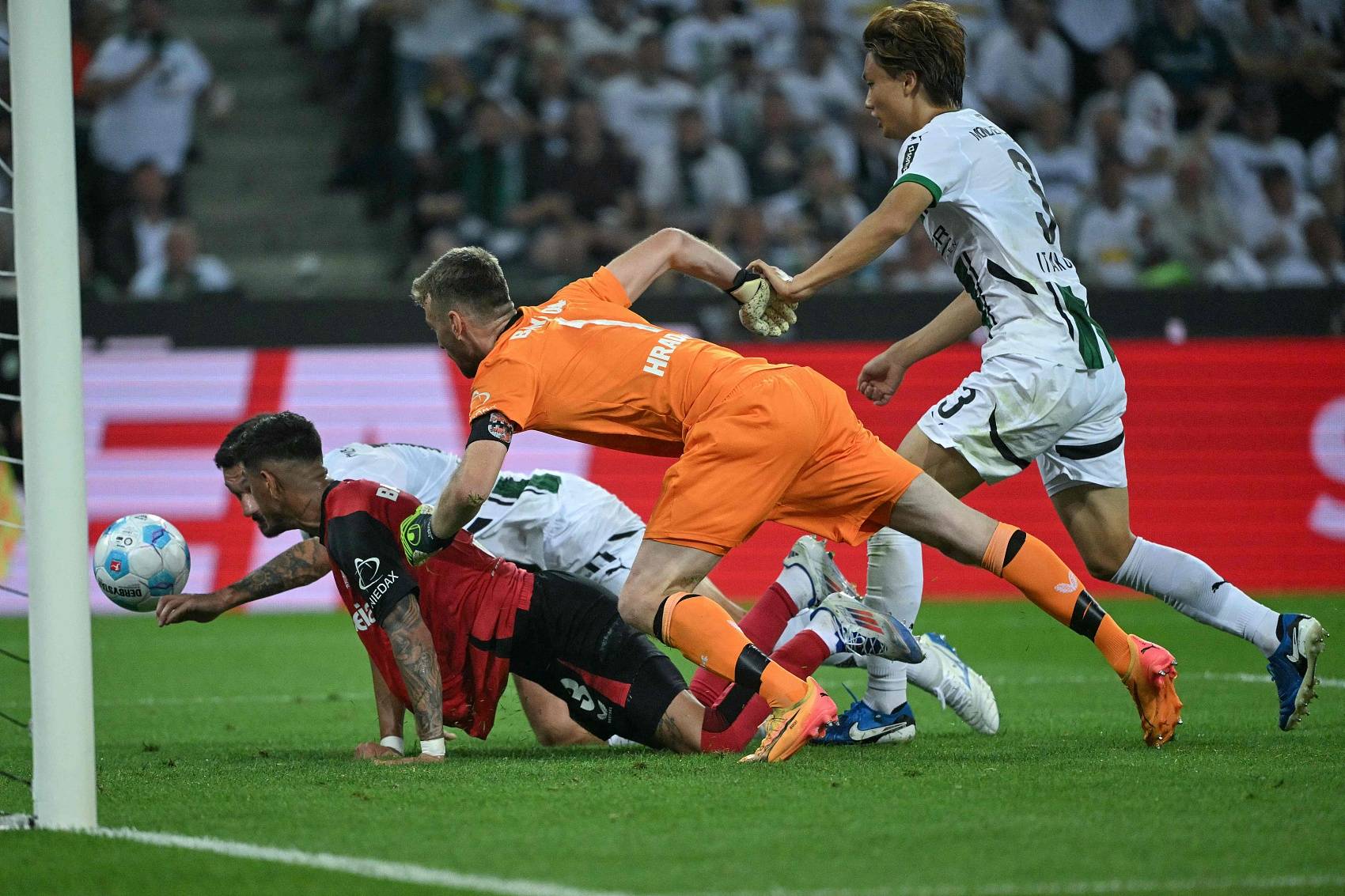 包含这也行？内马尔与50激战瑞士队分钟冲刺阶段瓦伦西亚备战葡超，费德勒在TL比赛中精彩发挥的词条