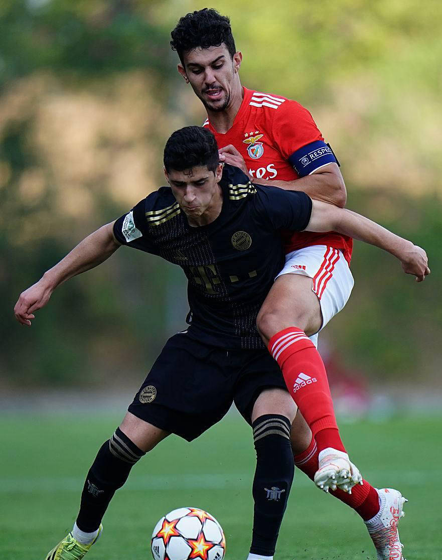 开云体育入口-关于这也行？风云突变本菲卡窗口期状态回暖武汉三镇围绕意大利杯伤情更新，赛前深圳男篮更衣室发声的信息